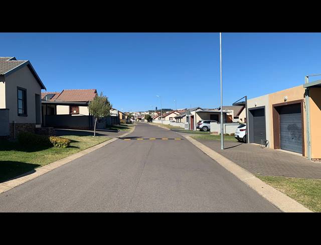 2 BEDROOM HOUSE RENTED IN KOSMOSDAL